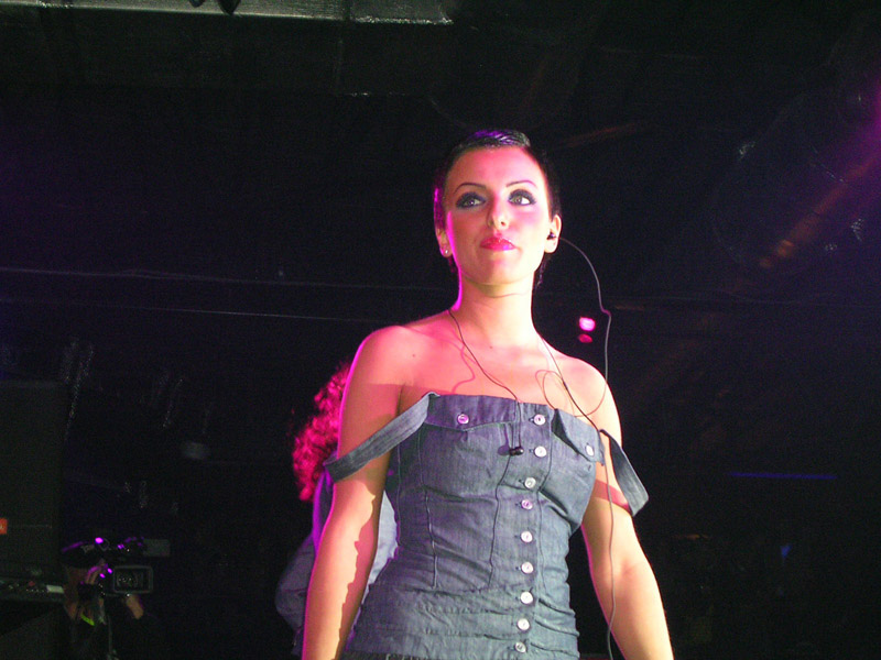 Tatu Perform at Gaudi Arena in Moscow 28.10.2005
