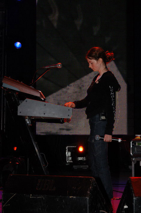 Tatu Perform in St. Petersburg 28.04.2006